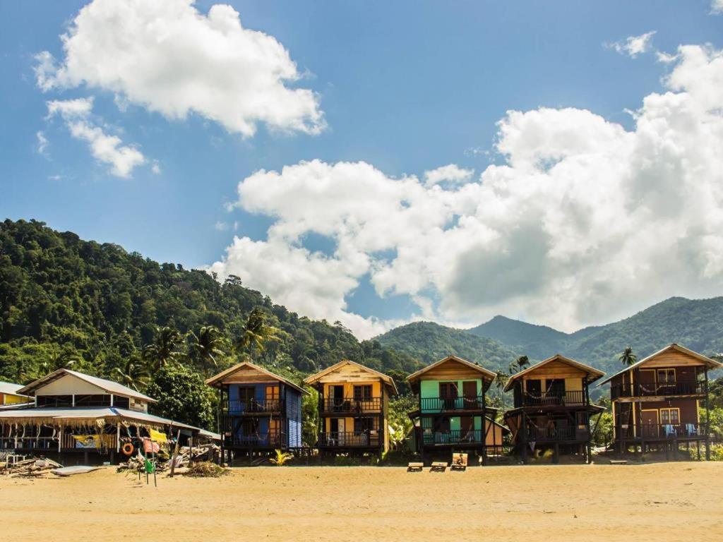 Beachfront Hut Downstairs Astra - Beach Shack Chalet Kampong Juara Exterior foto